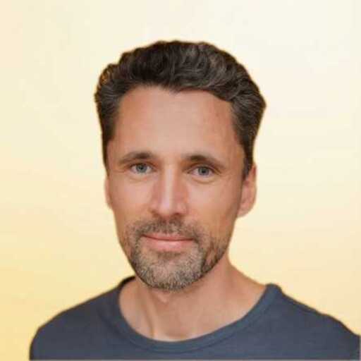 Porträt von Prof. Dr. Tim Landgraf